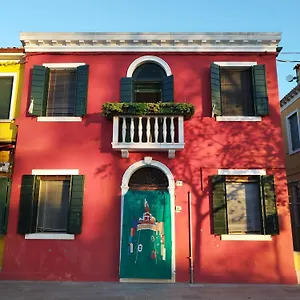 Casa Degli Artisti , Burano Italia